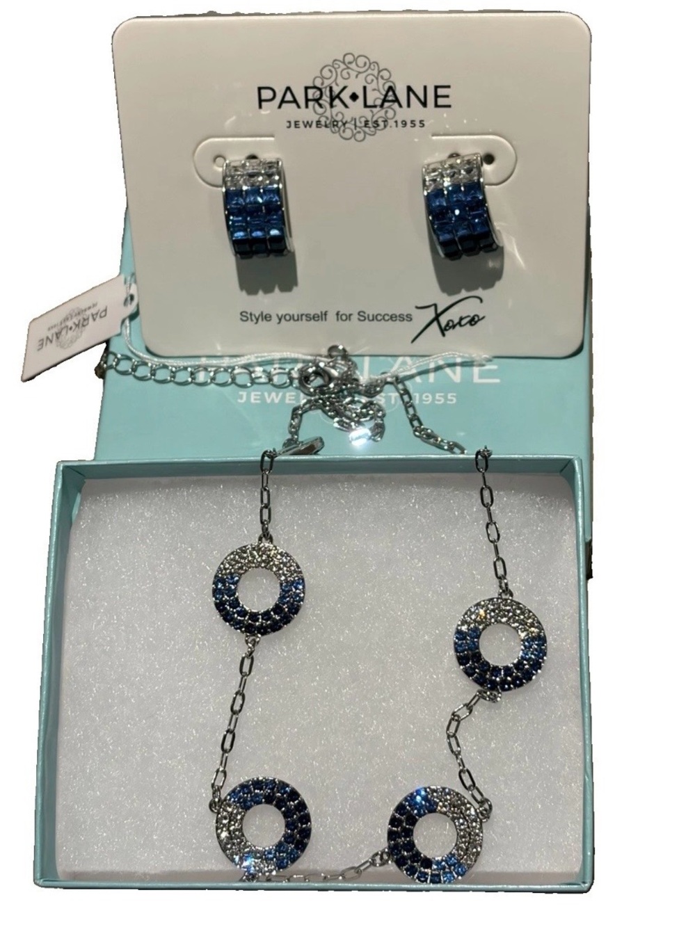 Park Lane Aster
Necklace Earrings Set
September 2026
Sparkle Box Blue/Silver